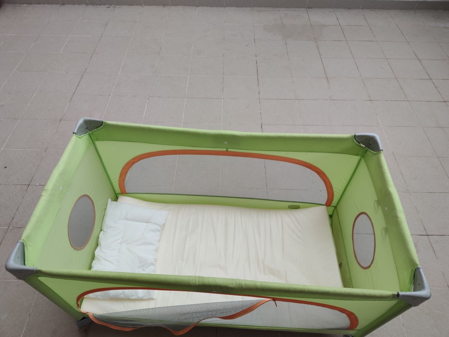 Cama de viagem de bebé