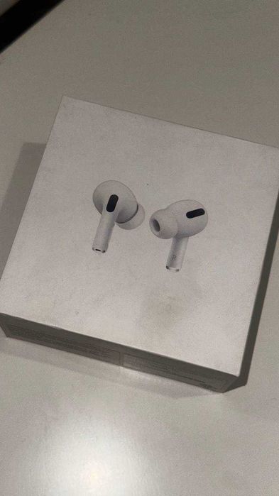 Apple AirPods Pro – prawa słuchawka + pudełko(nie ma lewej)