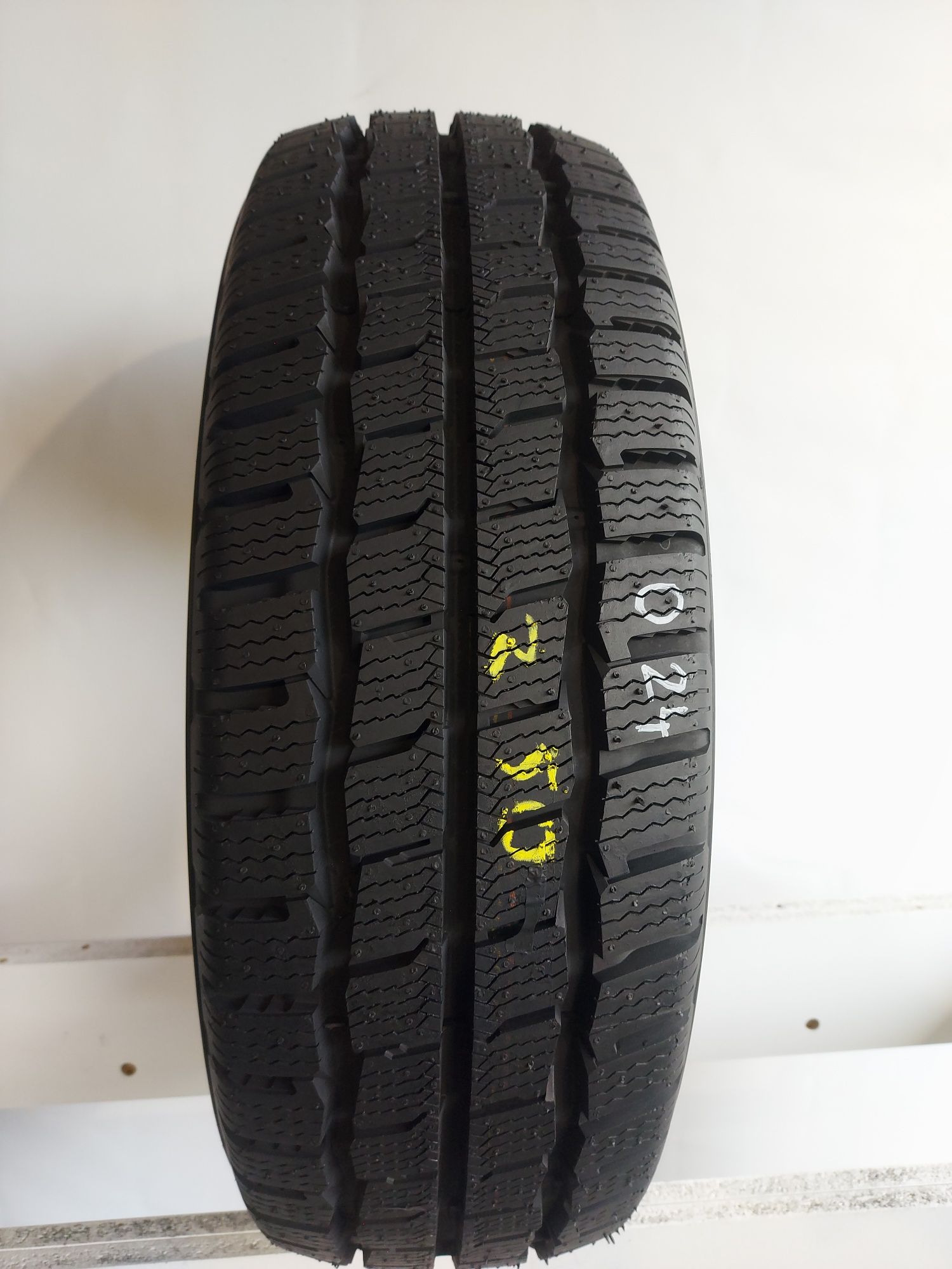 Opona pojedyncza 205/70/15 C Kumho portran 10,1 mm