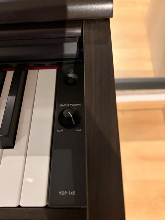 Piano digital Yamaha Arius YDP-145