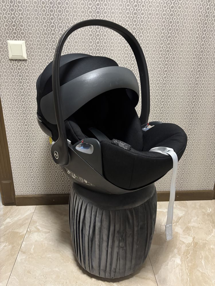 Автокрісло Cybex Cloud Z+ Deep Black