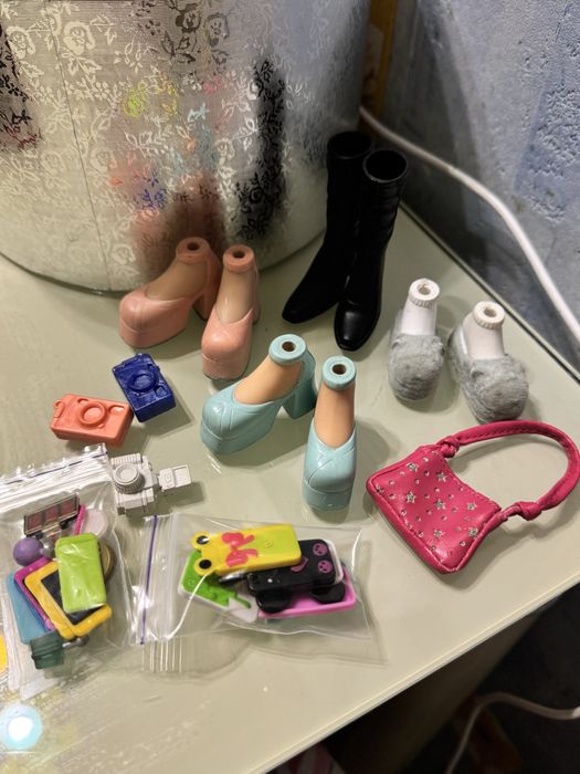 ЛОТ ЦІНА ЗА ВСЕ одяг взу аксессуари серьги браслеты одежда братц bratz