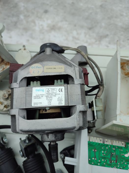 Запчастини до пральної машини індезіт W105TX W84TX