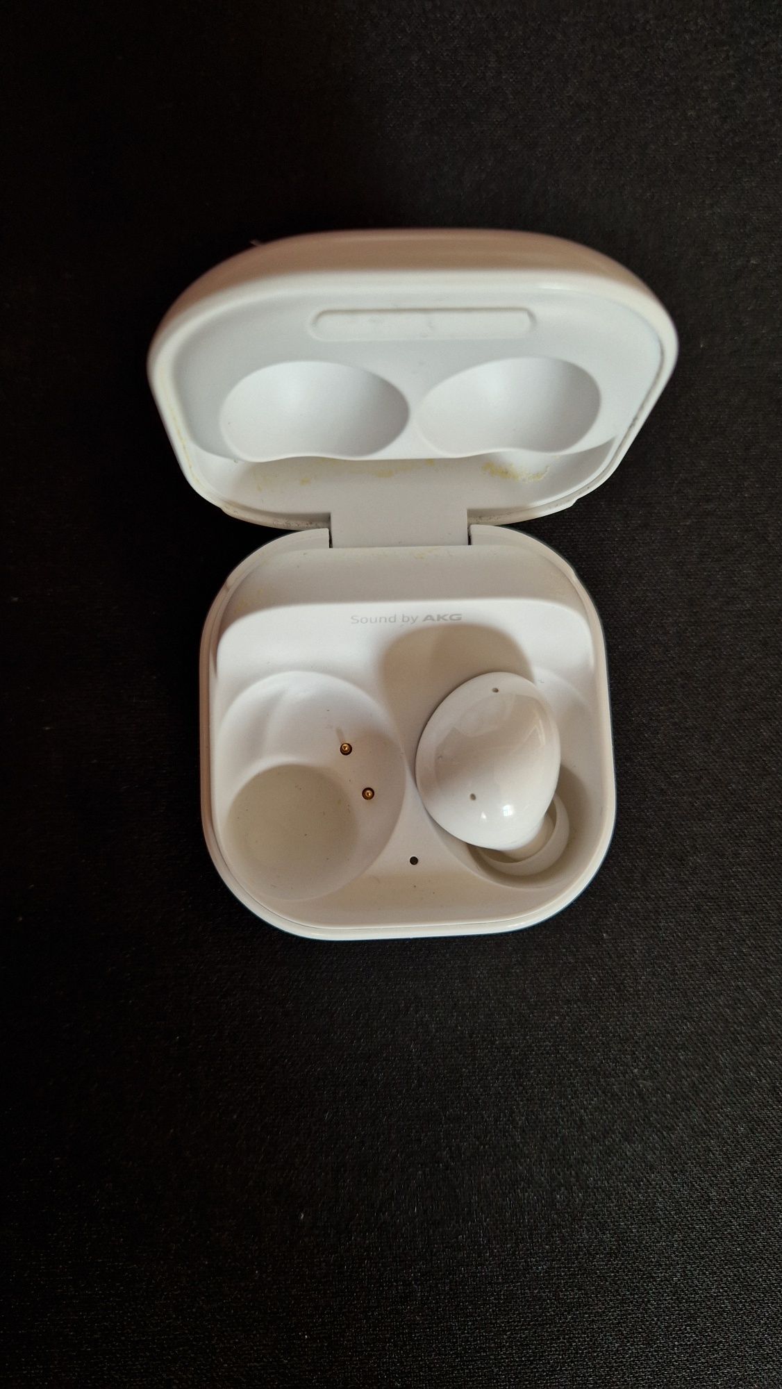 Бездротові навушники Samsung Buds (sm-r177) кейс і правий навушник