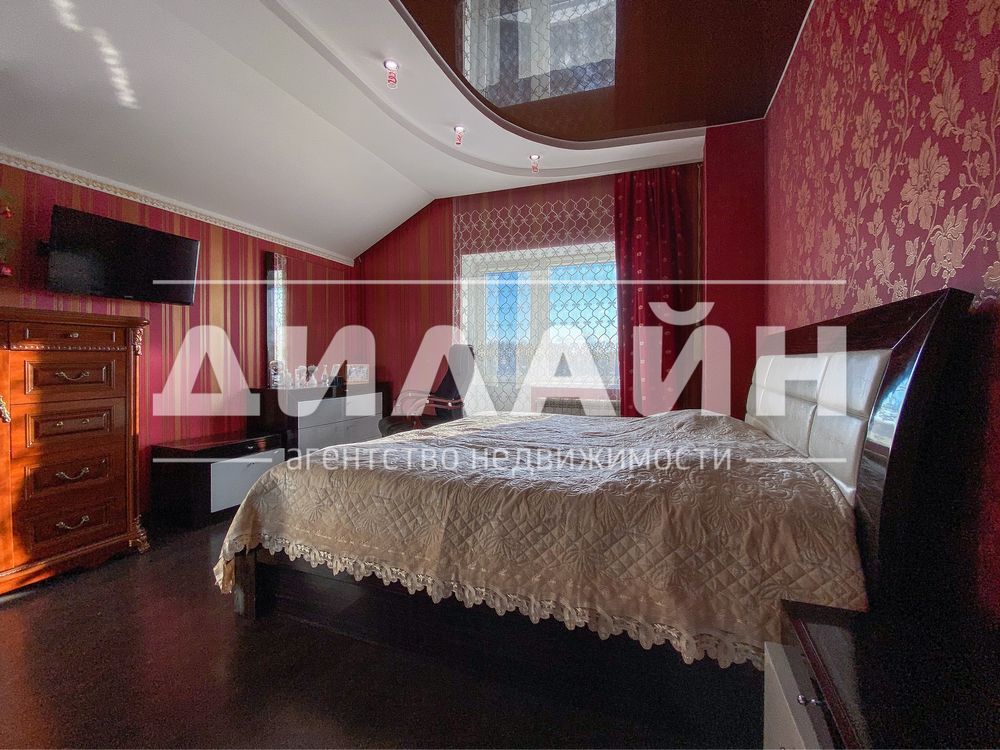 Прекрасний будинок на В.Лузі 250 м² , 3 спальні , 2 ванні кімнати