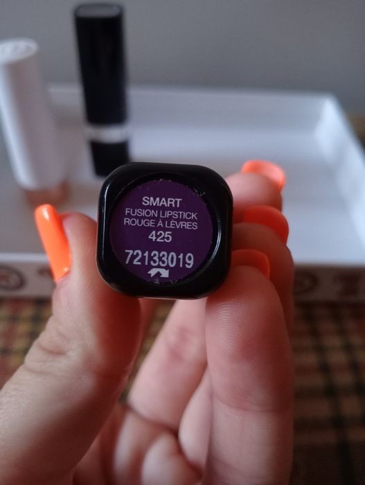 Batom Kiko roxo cor 425 novo