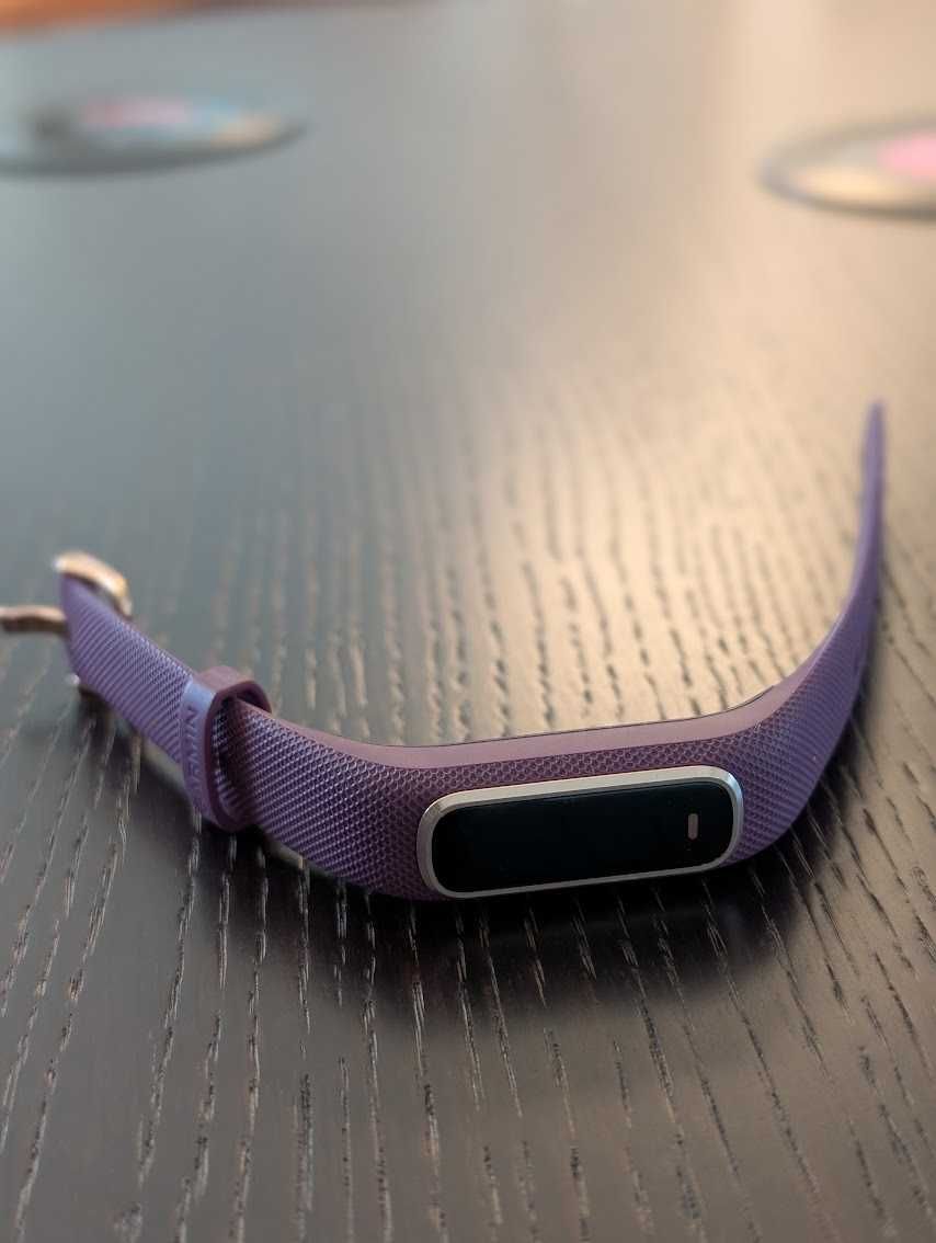 Фітнес-браслет Garmin Vivosmart 4.
