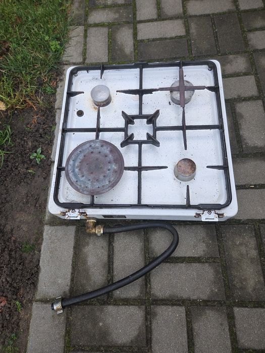 Kuchenka gazowa 4 palniki 100% sprawna