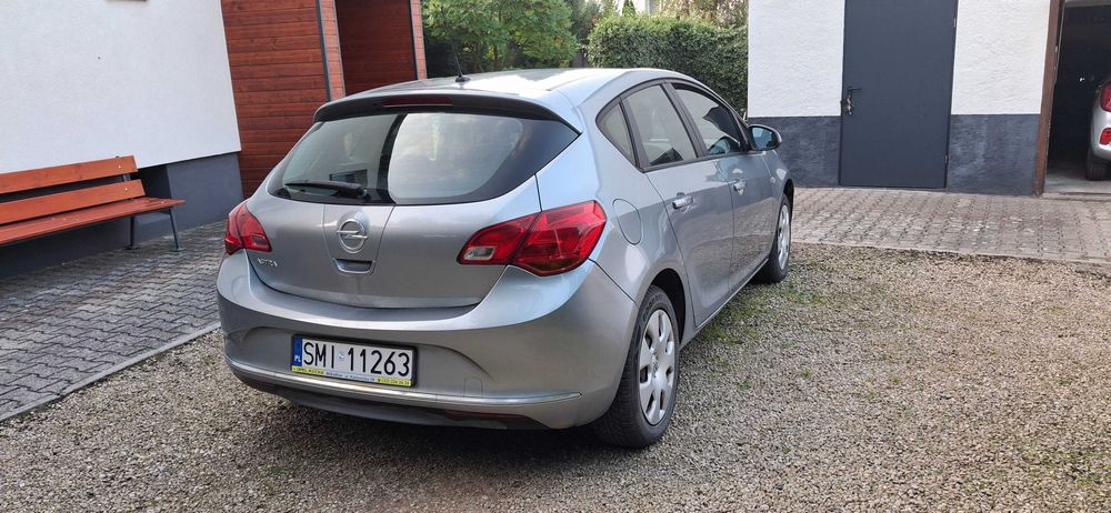 Opel astra mały przebieg