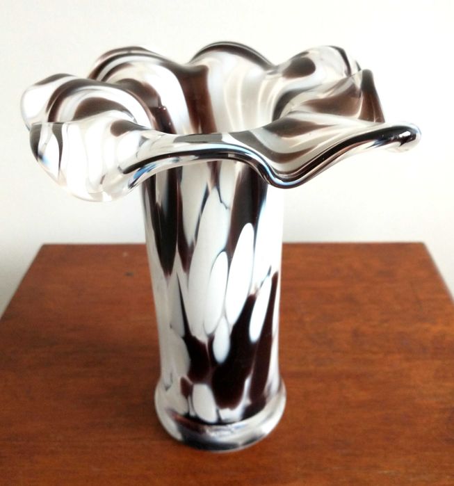 Wazon ze szkła Murano 18 cm z falbanką