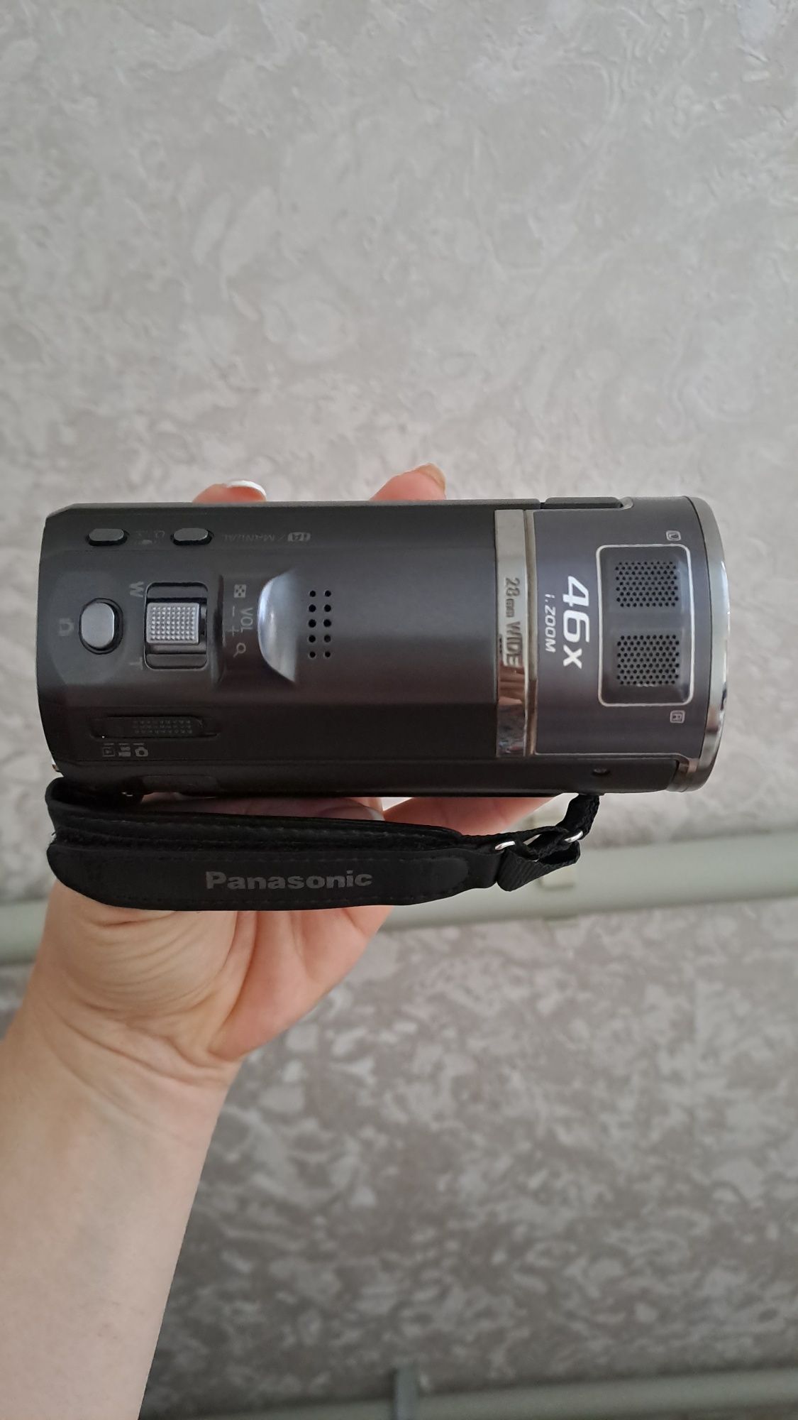 Відеокамера для блогера Panasonic HC-V700