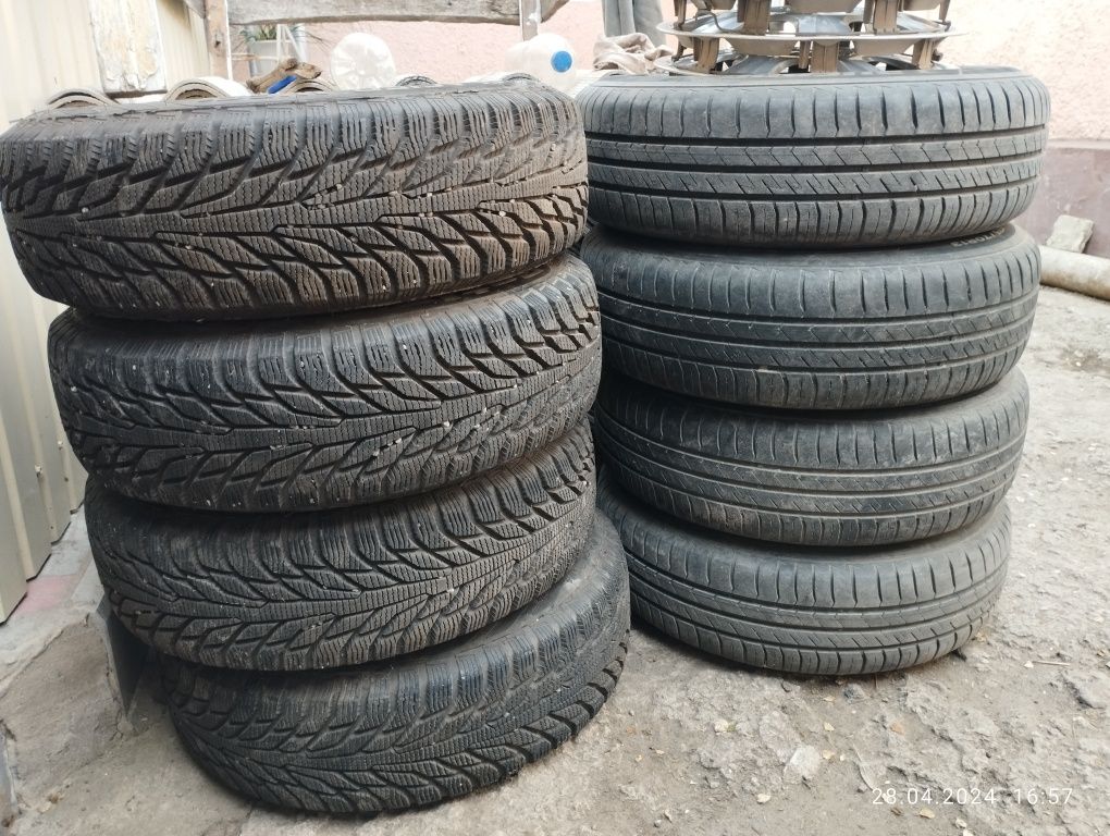 Продам два комплекта резины на ланос 175/70R13 зима и лето на дисках