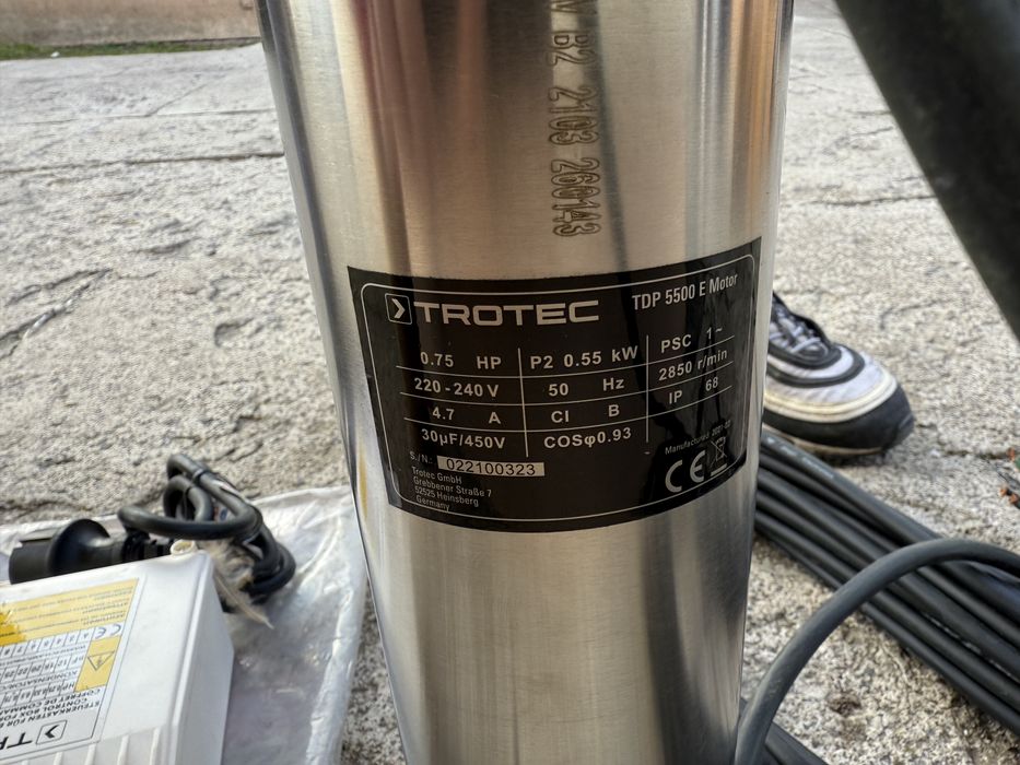 Насос для свердловин глубинный скважинный насос Trotec TDP 5500 E