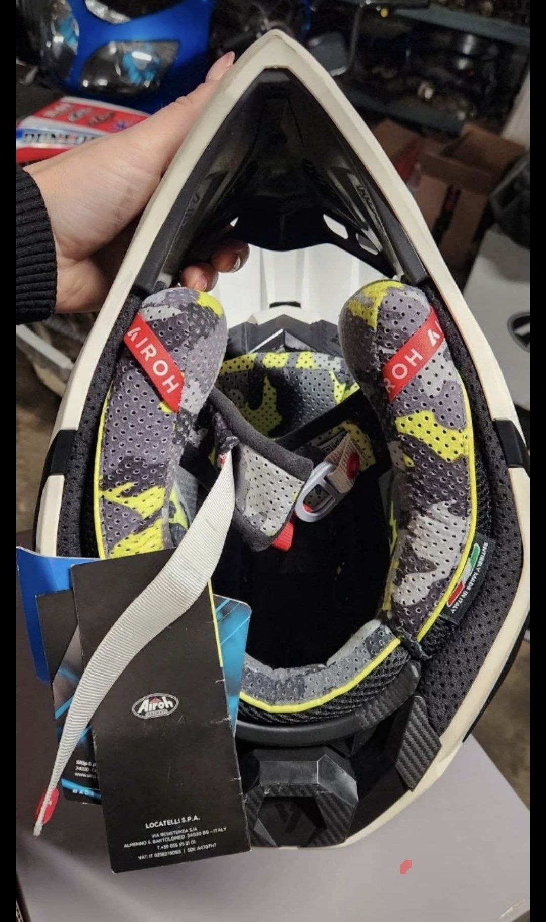 Capacete airoh 3 novo