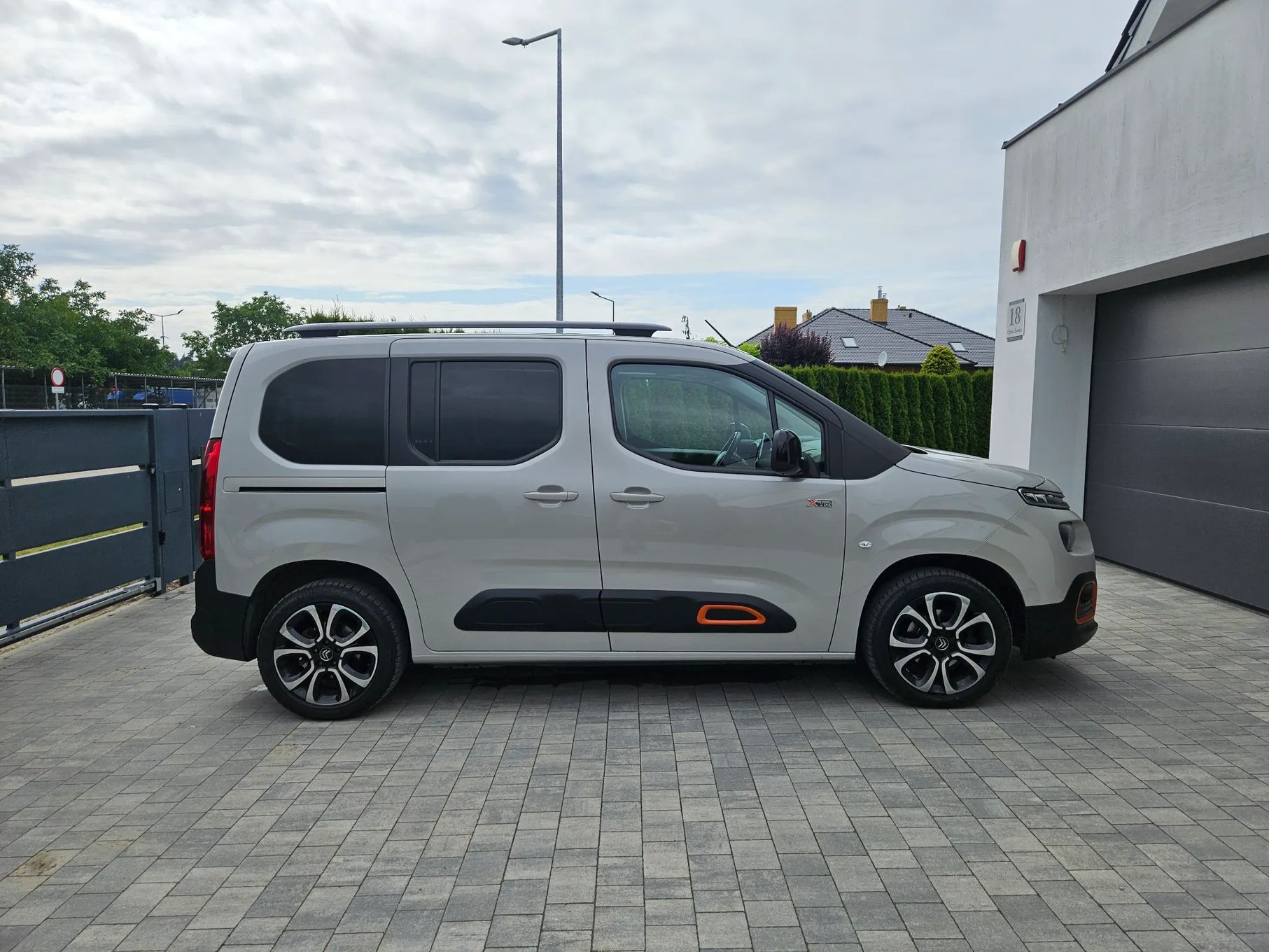 Citroën Berlingo Wersja XTR Multispace Full opcja Model 2019 Mega stan Benzyna