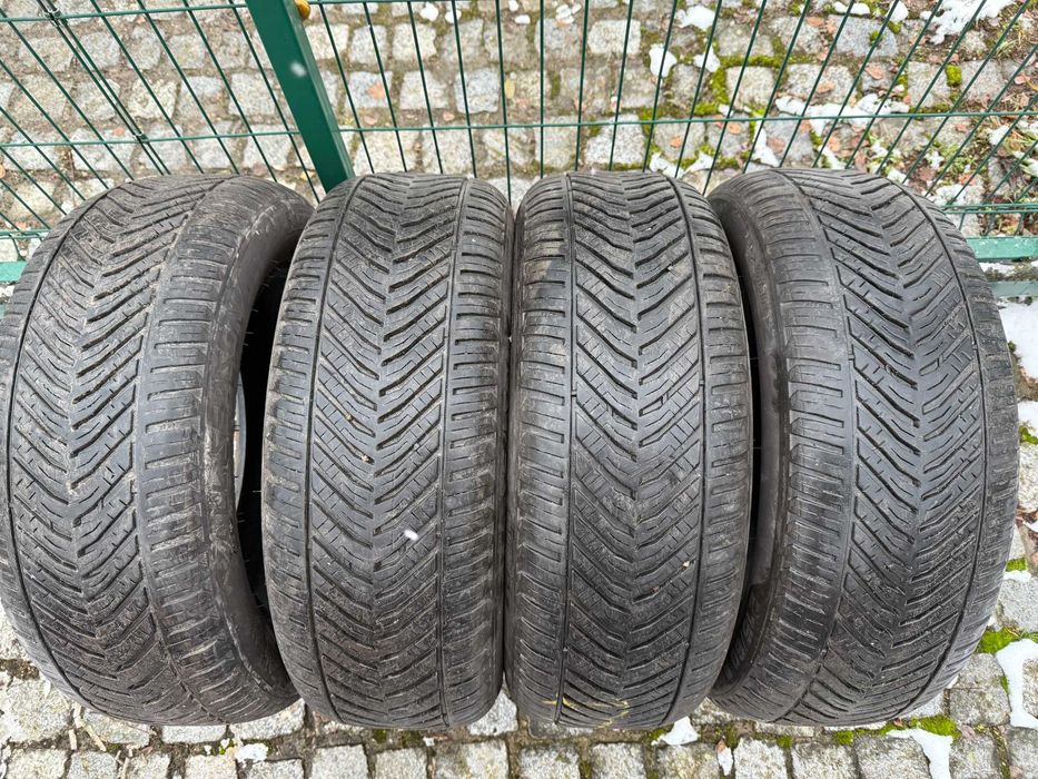 Opony całoroczne 215/60/17 DOT4823