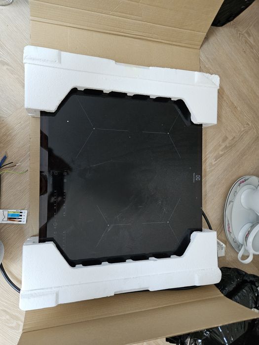 Płyta indukcyjna Elektrolux EIT61443B