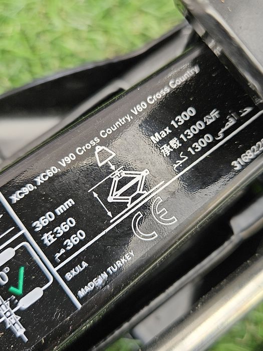 Оригінальний новий штатний органайзер Volvo XC60| домкрат XC90 V90 V60