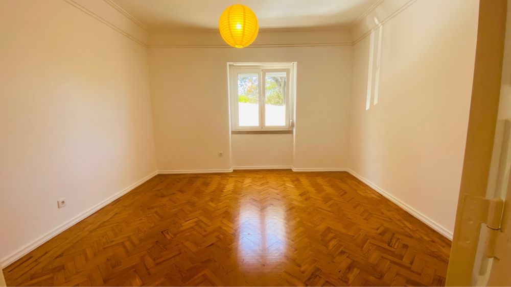 T2 Remodelado com Pátio | Muita Luz | Lapa – Entrada Imediata