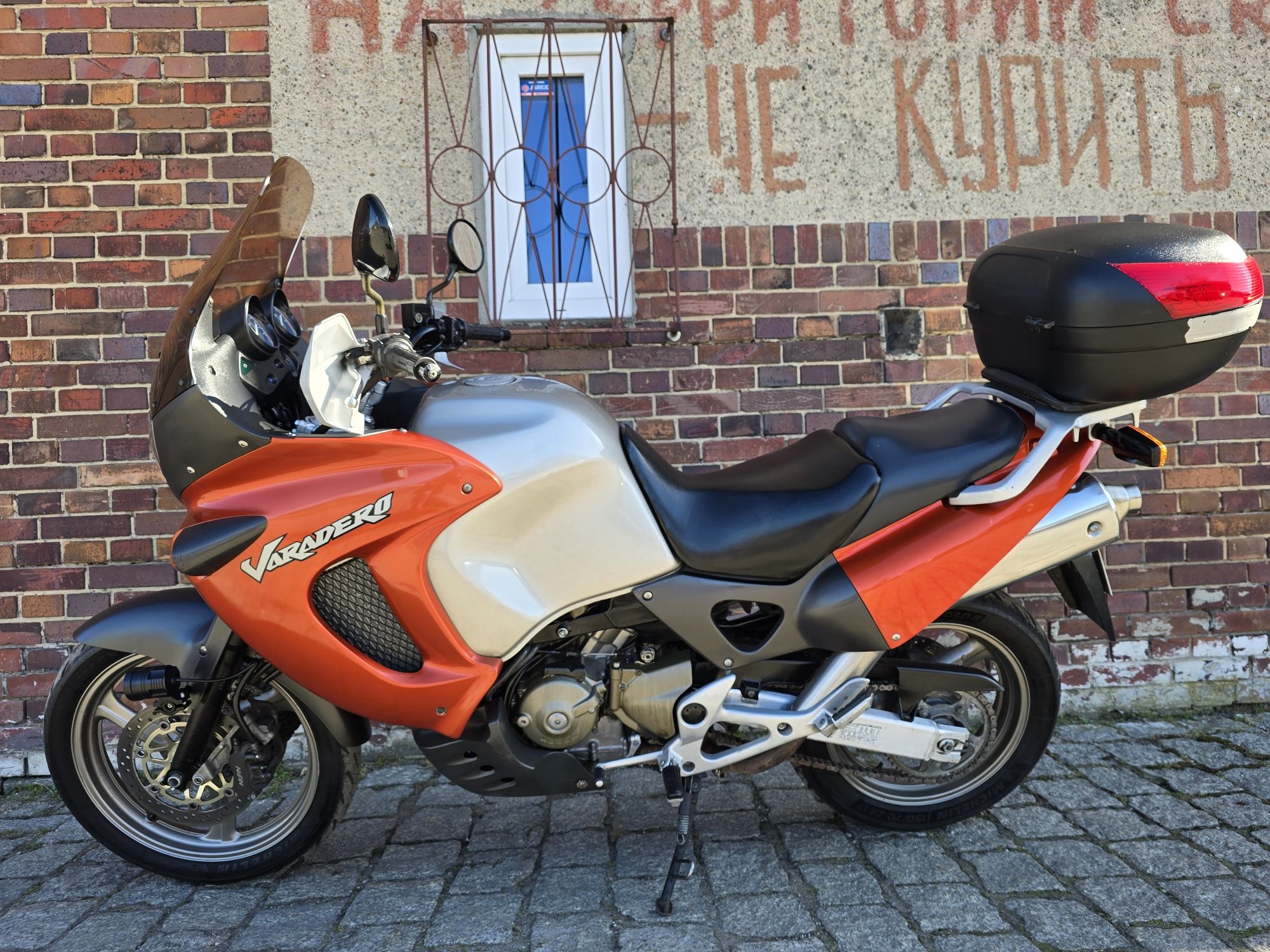 Honda XL 1000 Varadero .1999r. Kufer // bardzo dobry stan