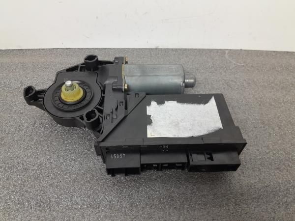Motor vidro trás esquerdo AUDI A4 (8E2, B6)