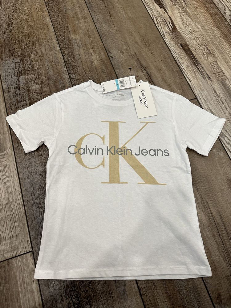 Nowa oryginalna koszulka chłopięca Calvin Klein na 5 lat