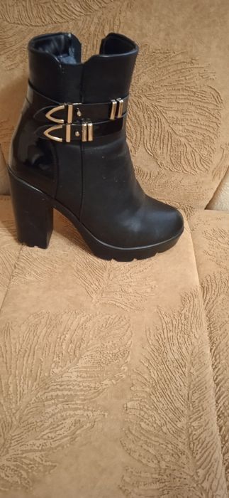 Черевички нові чорні
