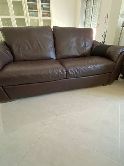 Maples em pele um de tres lugares e um individual da ikea