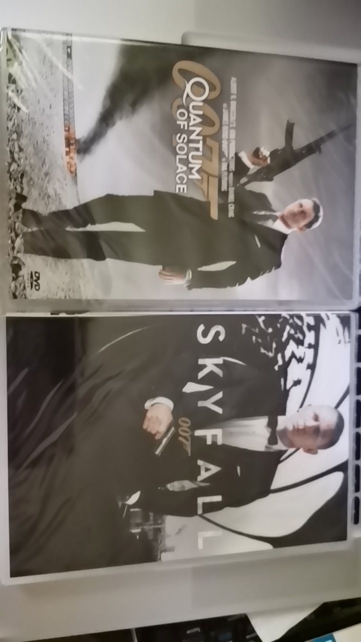 4 szt nowe  DVD 007 James Bond