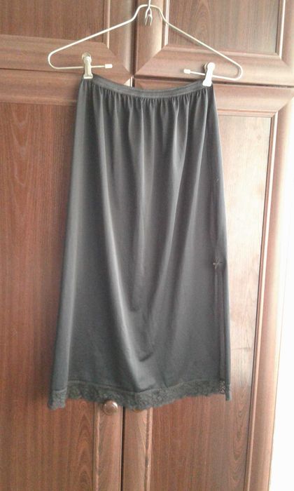 Длинная черная нижняя юбка, подъюбник с кружевом и разрезом bhs