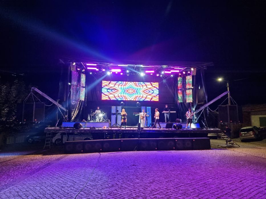 Palco movel com camiao e gerador