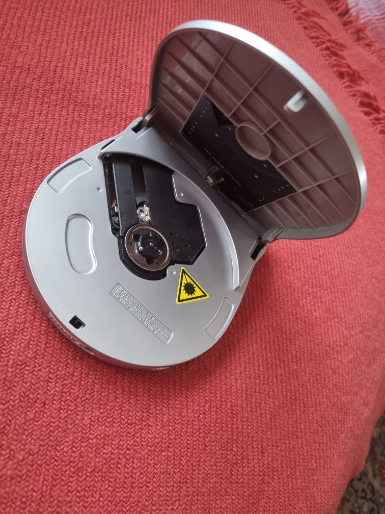 Odtwarzacz CD Welltech ładnie gra stan ok