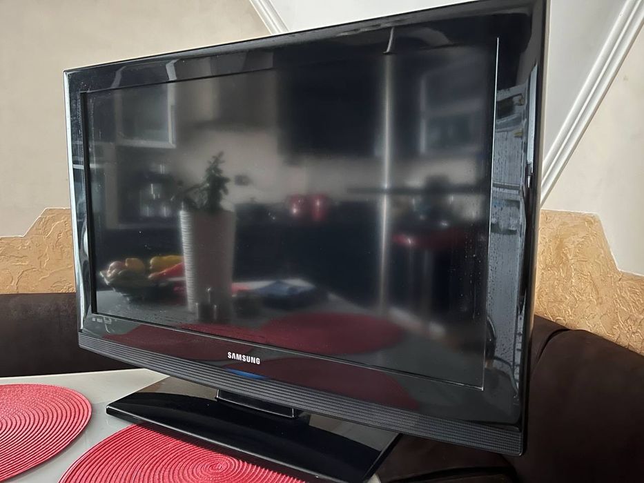 Телевізор Samsung LE32B350F1W 32 дюйма