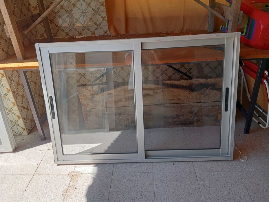 Varias janelas em aluminio