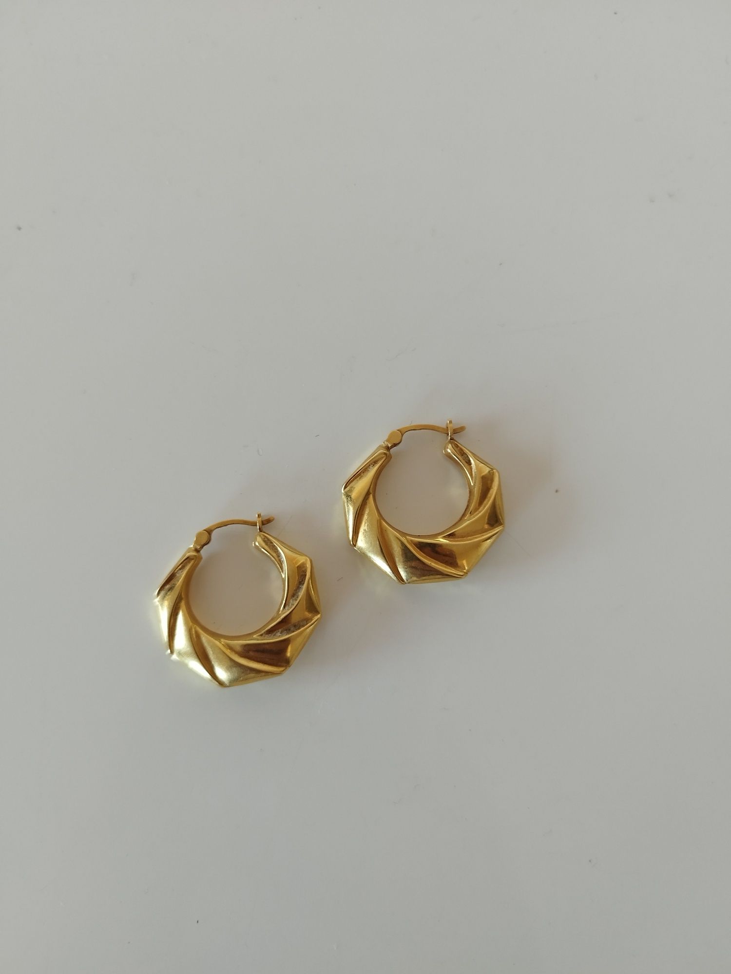 Argolas em ouro de 19,2kt