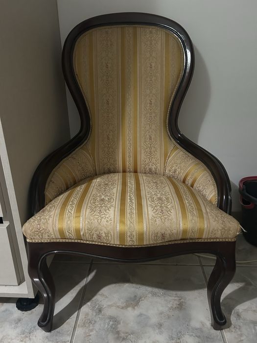 Urgente- senhorinha de quarto