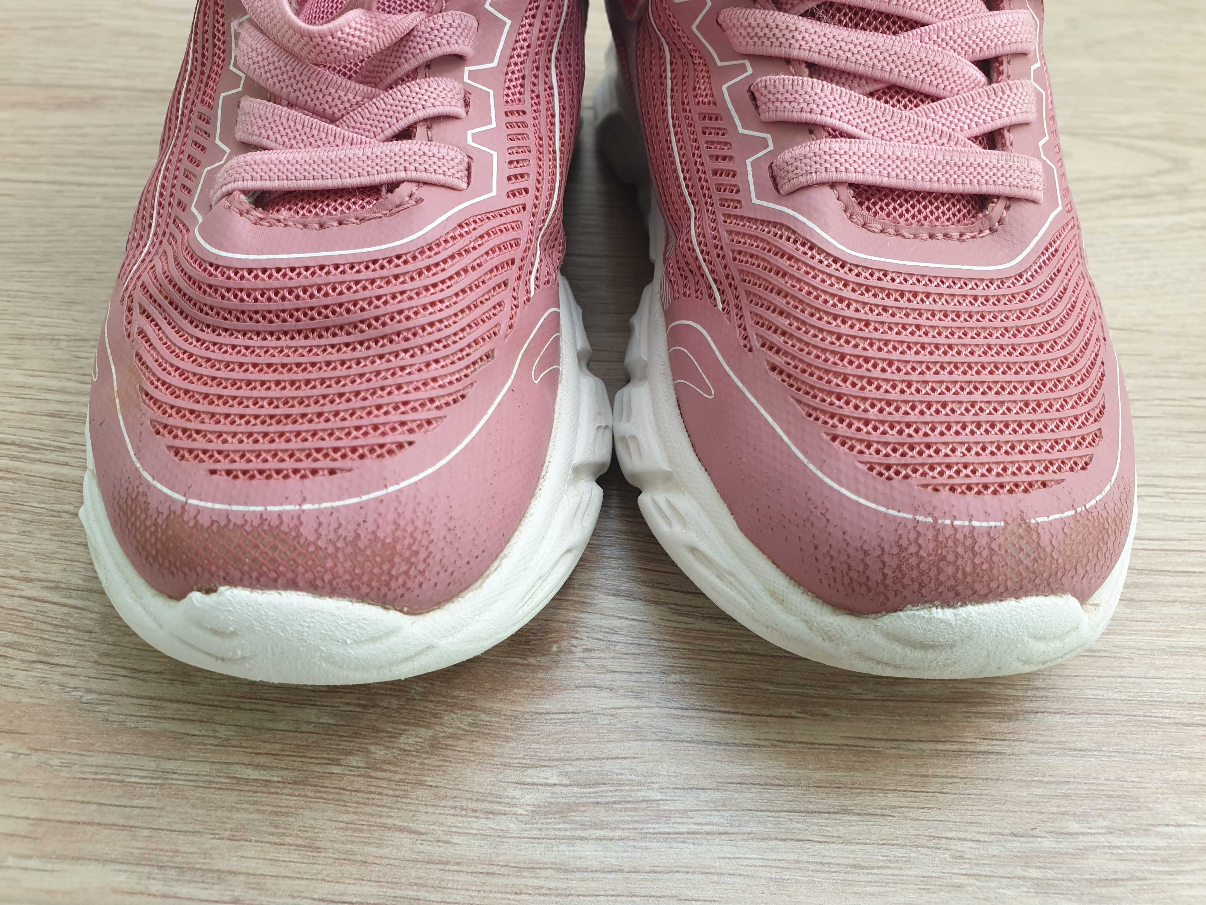 Sprandi CCC sneakersy rozmiar 28