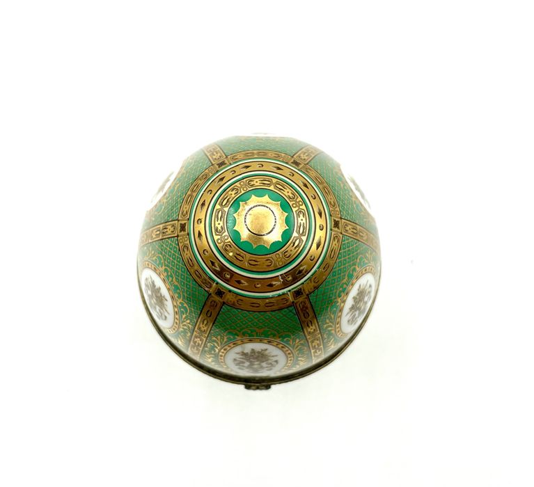 Grande ovo estilo Fabergé antigo