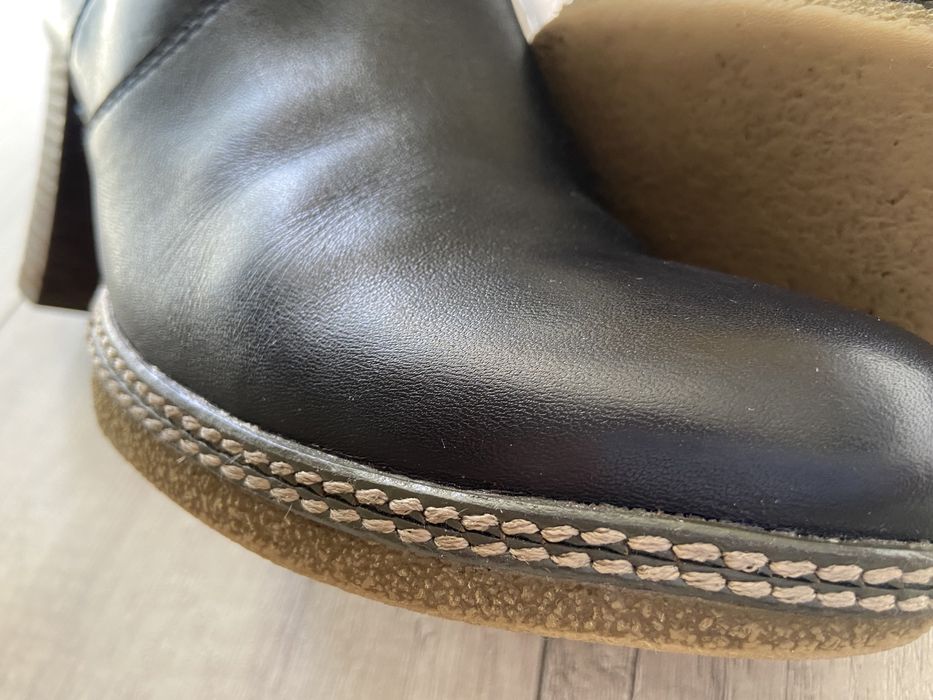 Жіночі шкіряні черевики на підборі демисезон