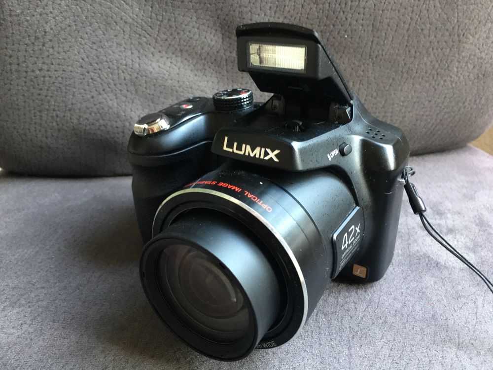 Máquina Fotográfica Panasonic LZ40 Lumix