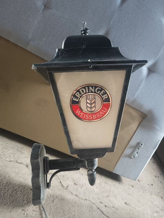 Lampy ozdobne z logiem browaru