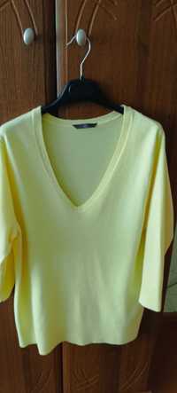 М'який жіночій светр жовтий 48-50 розмір, 2 футболки у подарунок