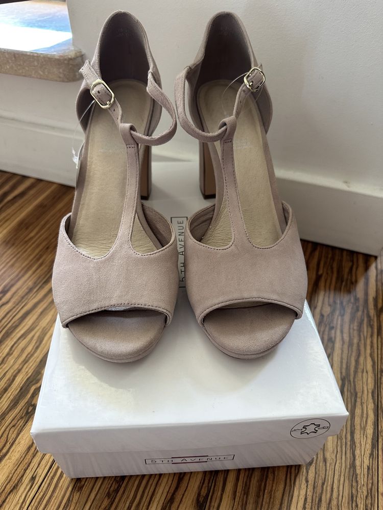 Wysoka eleganckie szare sandały na koturnie 5th avenue 40/41 skora