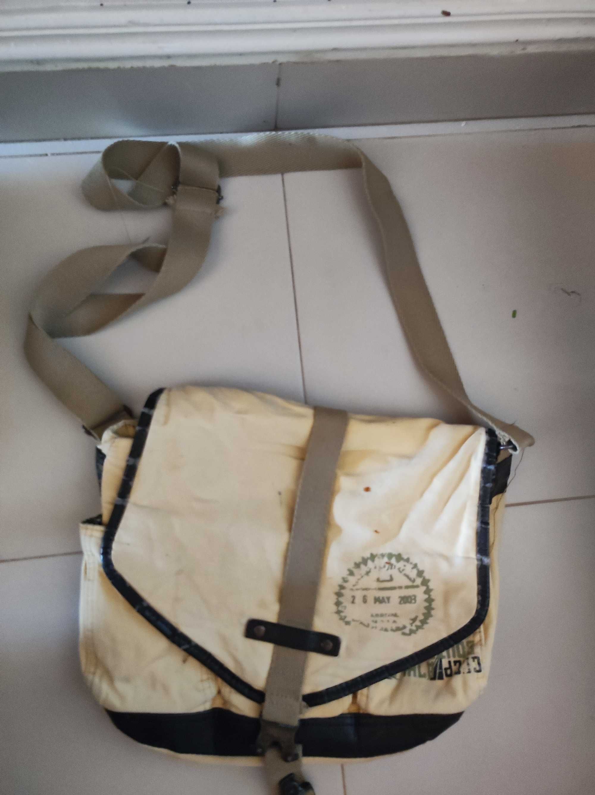 Vendo carteira tira colo