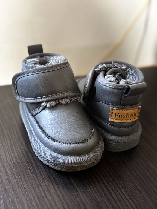 Продам дитяче зимове взуття 20 розмір