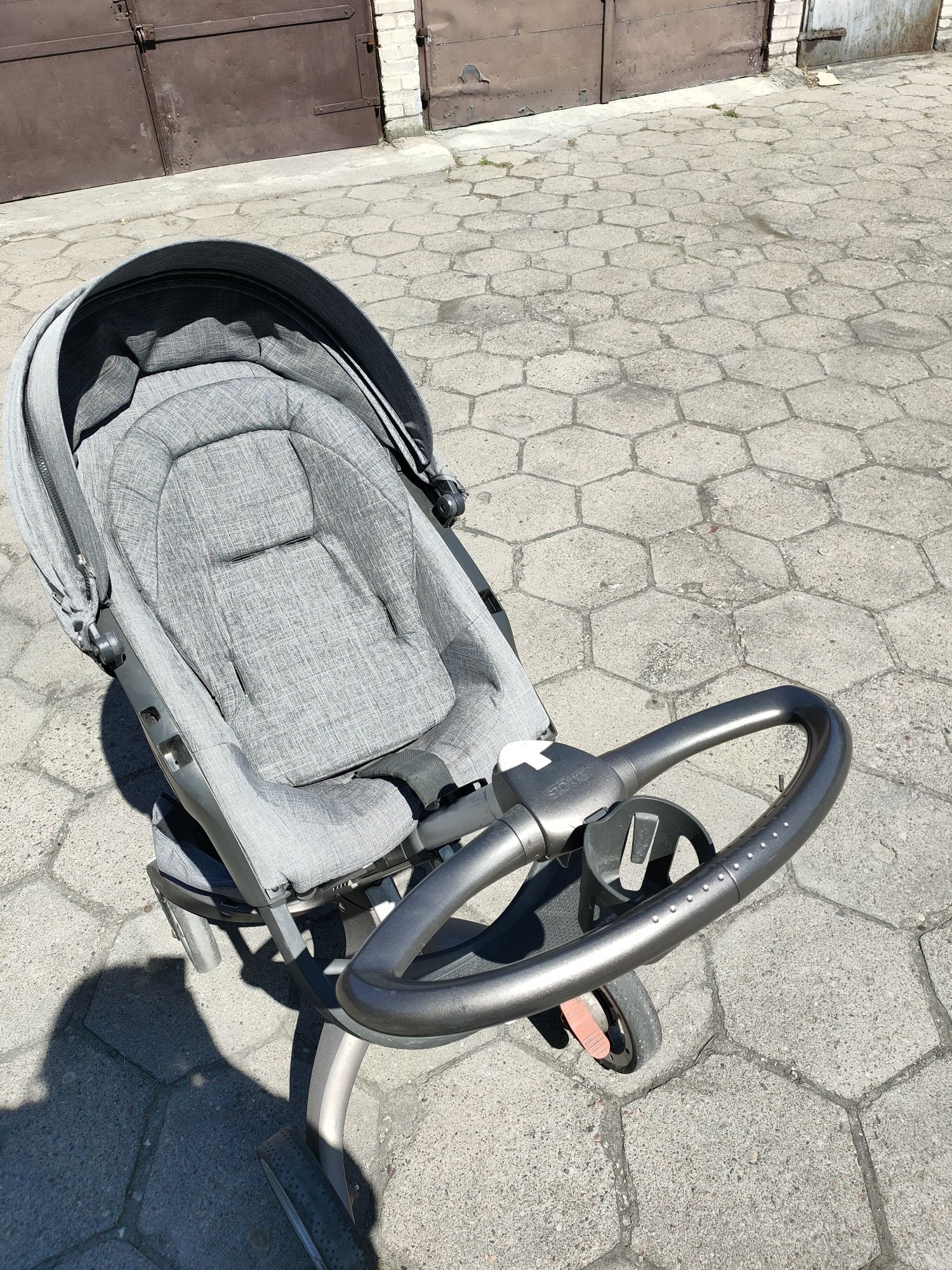 Stokke v4 2w1 kubek spacerówka gondola szary Grey melange