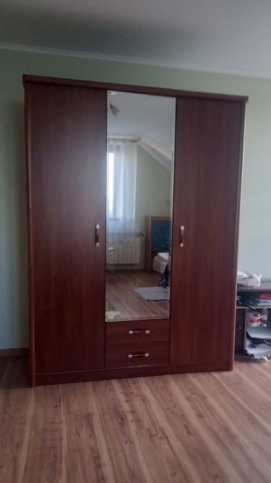 Szafa z lustrem trzydrzwiowa