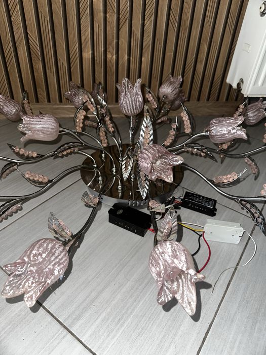 Люстра в идеальном состоянии