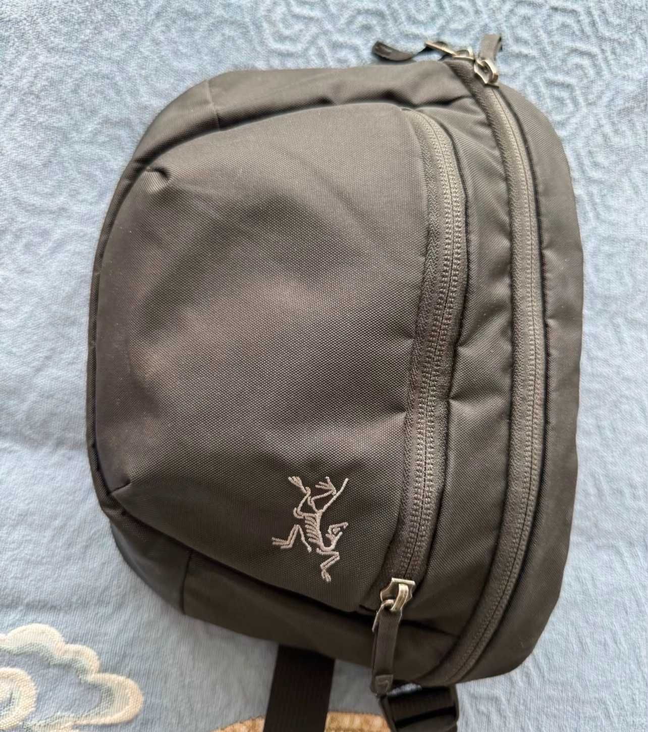 Plecak na strój Arc'teryx, czarny