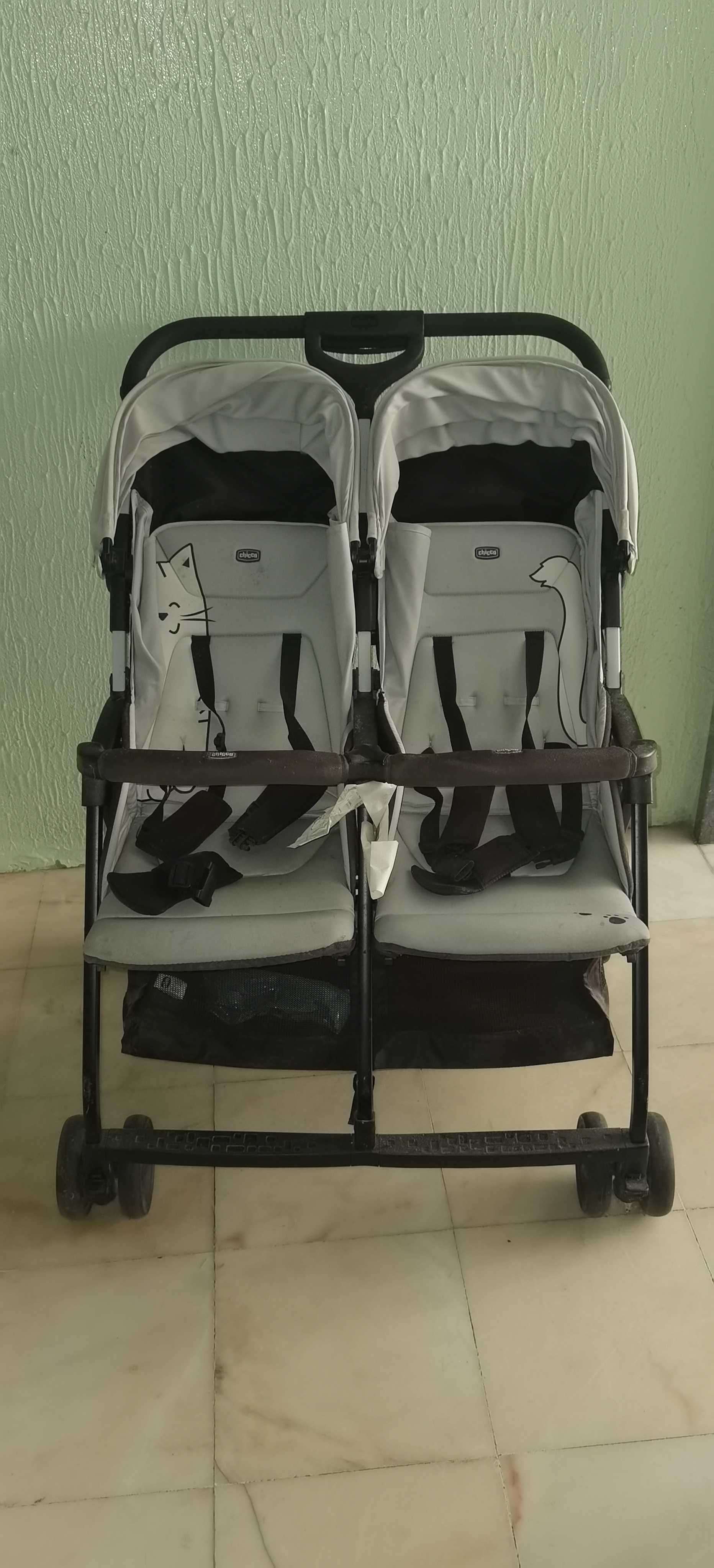 Carrinho passeio de Gémeos